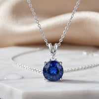 Women's Stylish Zircon Circle Pendant Necklace