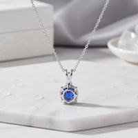 Women's Stylish Zircon Circle Pendant Necklace